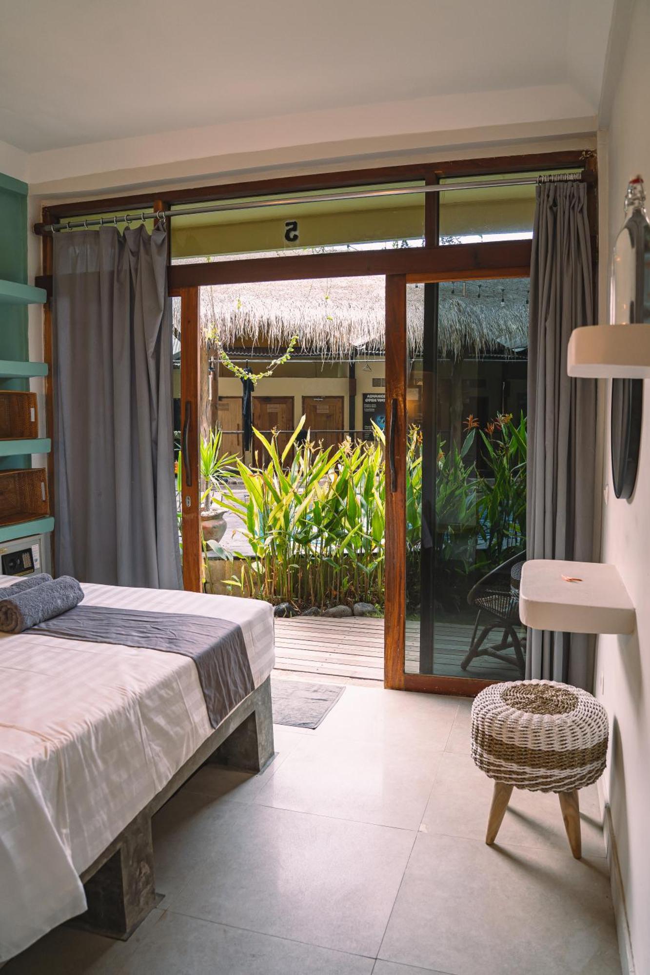 Gili Divers Hotel Гили Траванган Экстерьер фото